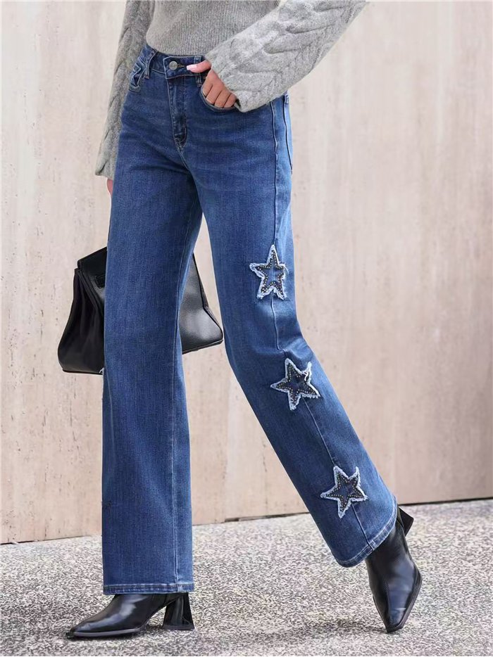Jeans rectos estrellas con tachas