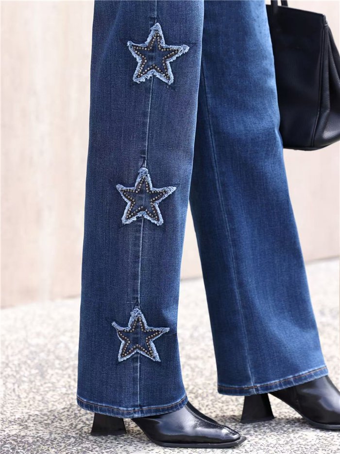 Jeans rectos estrellas con tachas