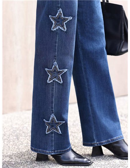 Jeans rectos estrellas con tachas