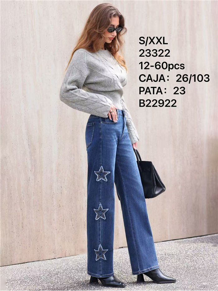 Jeans rectos estrellas con tachas