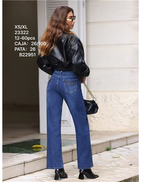 Jeans wide leg bordado paisley con tachas
