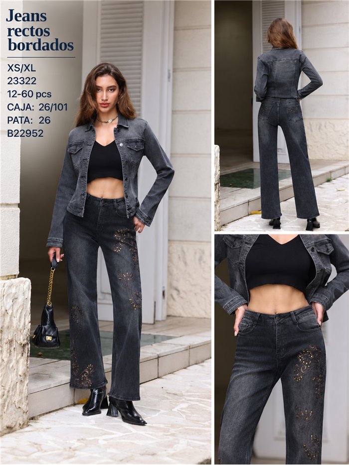Jeans wide leg bordado paisley con tachas