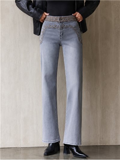 Jeans rectos cintura bordada con tachas