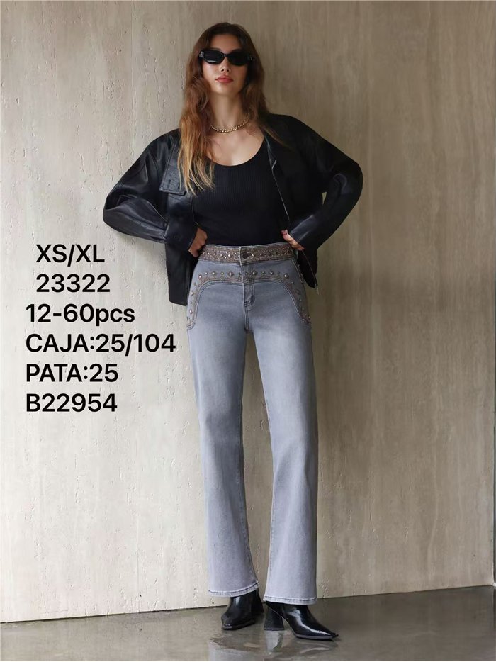 Jeans rectos cintura bordada con tachas
