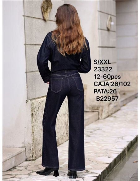 Jeans wide leg con tachas