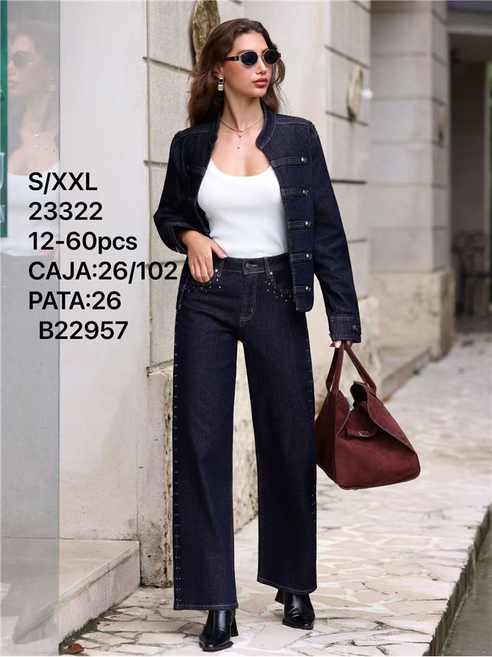 Jeans wide leg con tachas