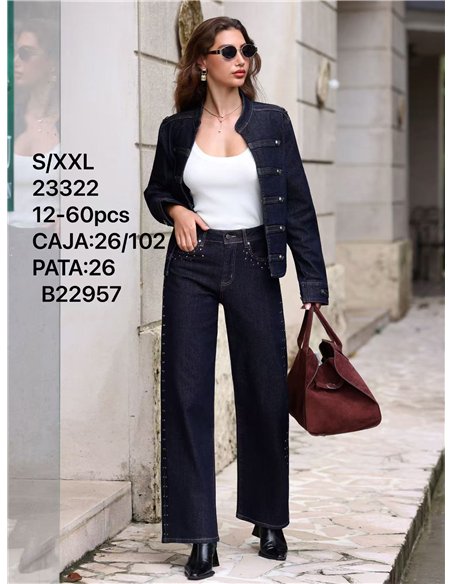 Jeans wide leg con tachas