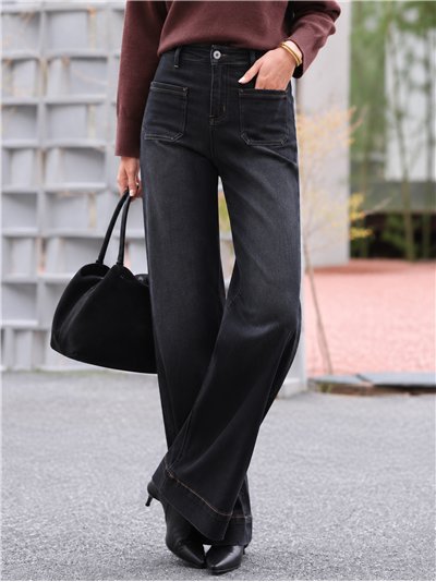 Jeans rectos negro con bolsillos delanteros