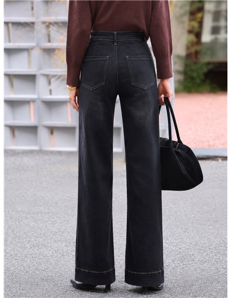 Jeans rectos negro con bolsillos delanteros
