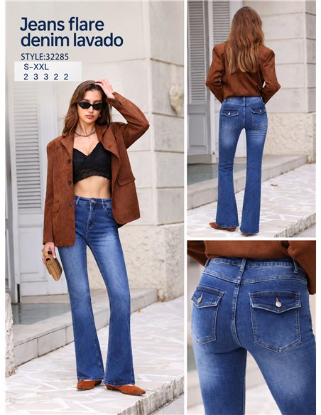 Jeans flare bolsillos con solapas