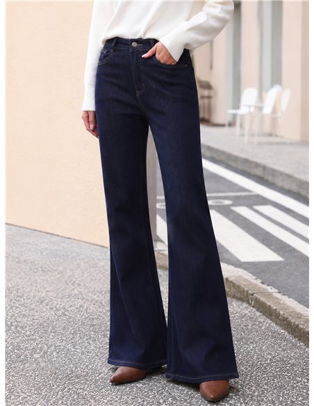 Jeans flare denim oscuro