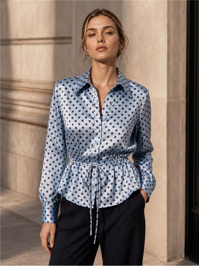Camisa satinada lunares con cintura ajustable
