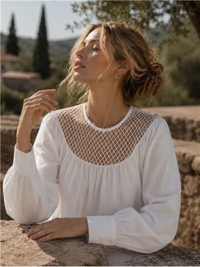 Blusa algodón con canesú rejilla