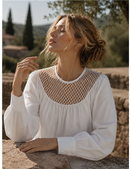 Blusa algodón con canesú rejilla
