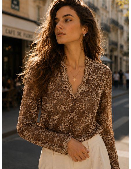 Camiseta encaje floral