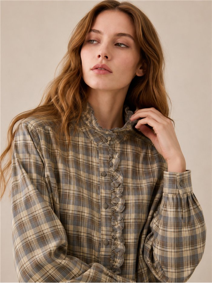 Camisa cuadros con volantes bordados