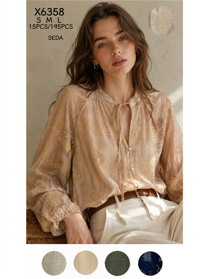 Blusa satinada estampada efecto seda