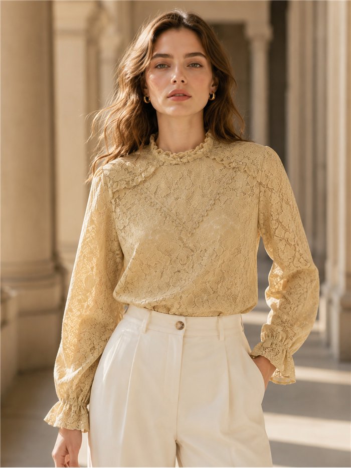 Blusa encaje con volante