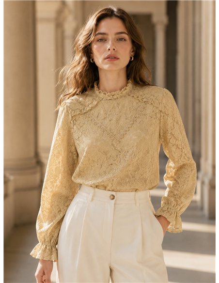 Blusa encaje con volante