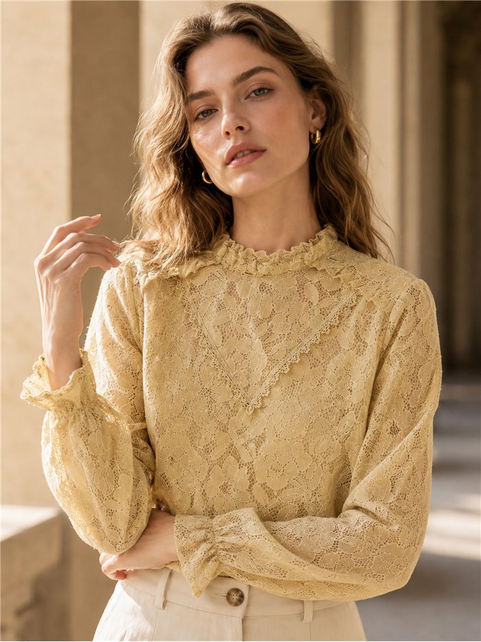 Blusa encaje con volante