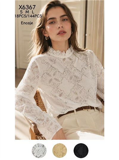 Blusa encaje floral cuello alto 2
