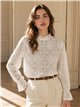 Blusa encaje floral cuello alto