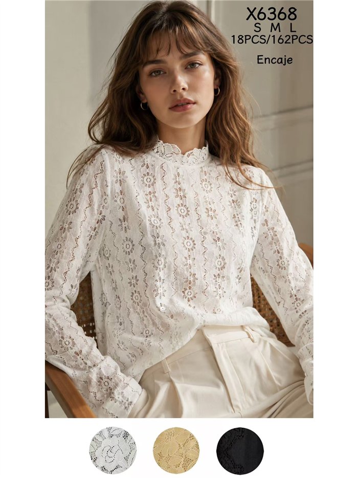 Blusa encaje calado cuello alto