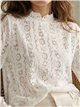 Blusa encaje calado cuello alto