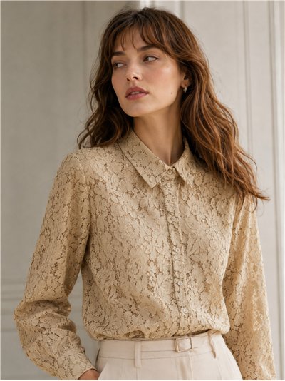 Camisa encaje floral clásica