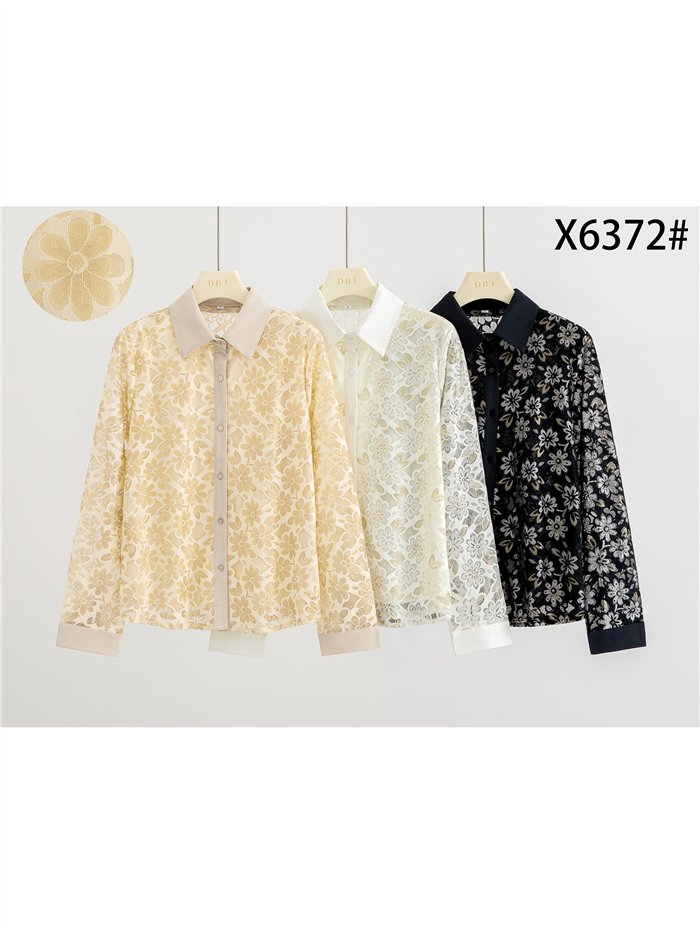 Camisa encaje floral con contraste