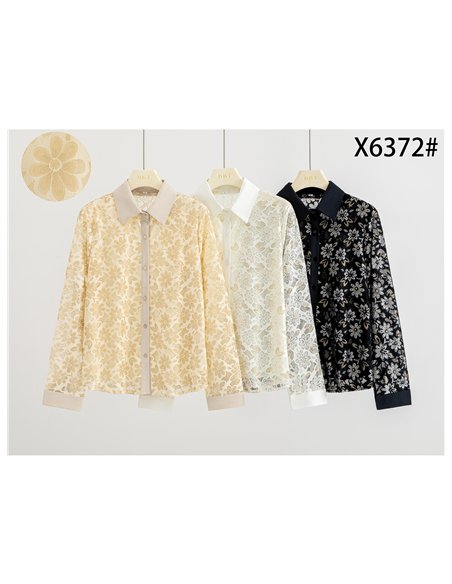Camisa encaje floral con contraste