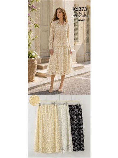 Falda midi de encaje con flores contrastes 2