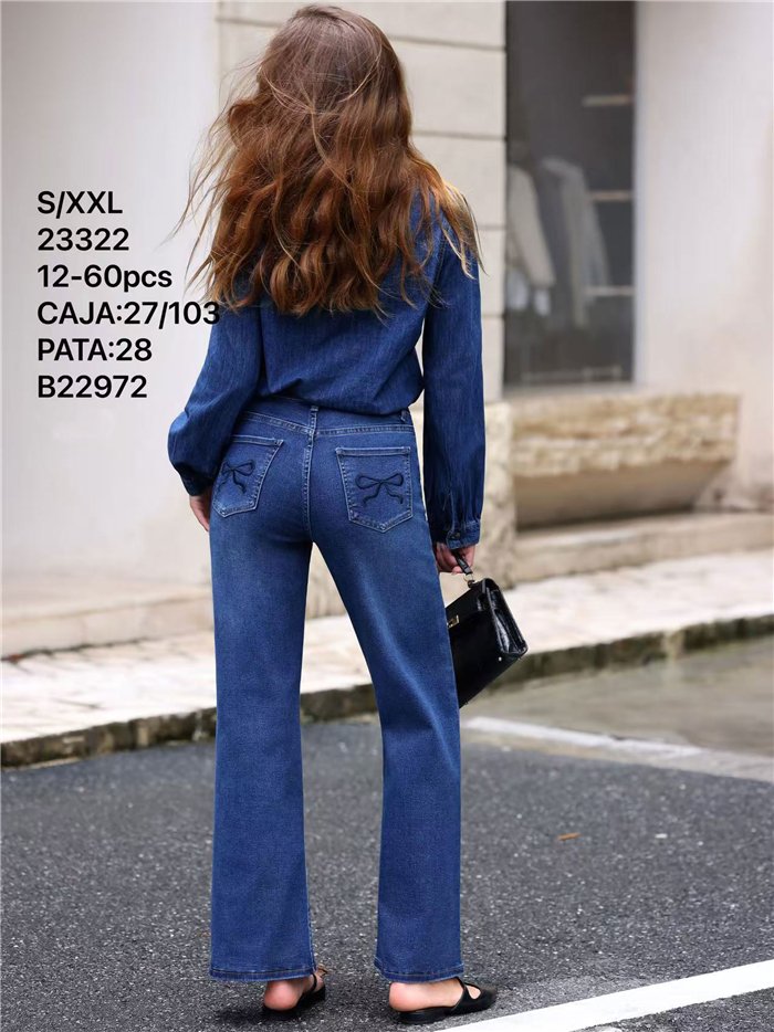Jeans a gamba larga con tasche con coulisse ricamate