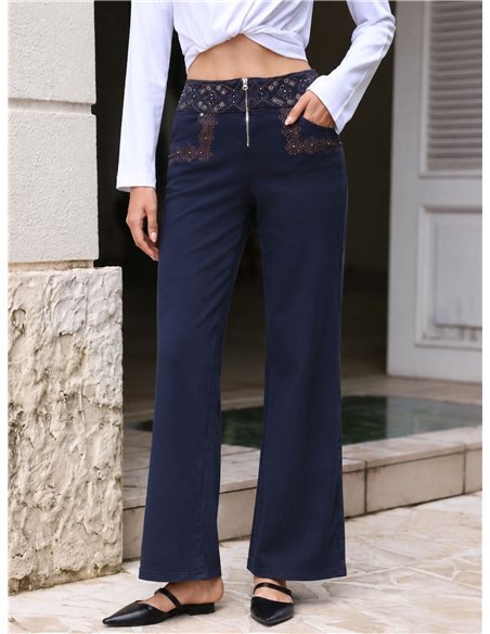 Weit geschnittene Jeans mit besticktem Bund und Ösen