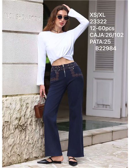 Weit geschnittene Jeans mit besticktem Bund und Ösen