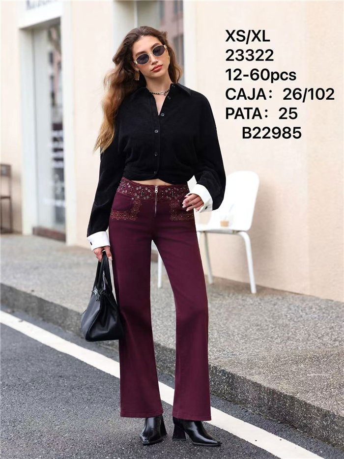 Jeans a gamba larga con elastico in vita ricamato e occhielli