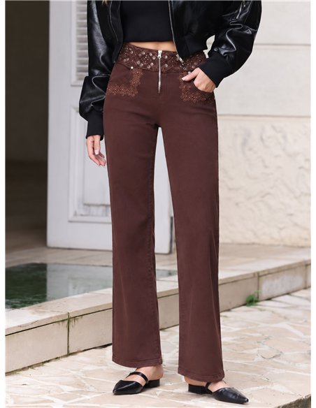 Weit geschnittene Jeans mit besticktem Bund und Ösen