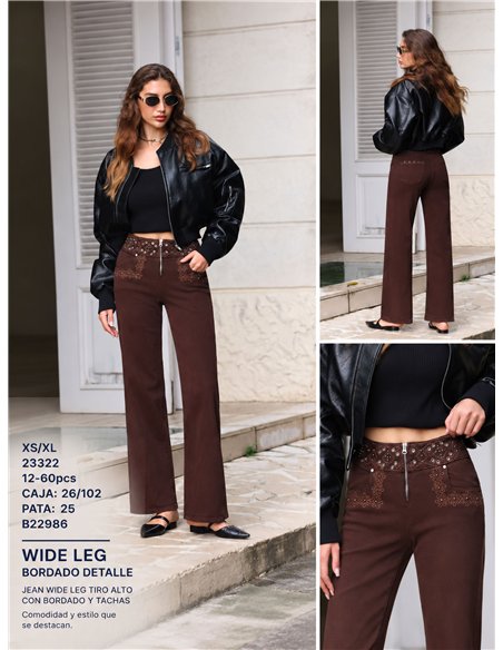 Weit geschnittene Jeans mit besticktem Bund und Ösen
