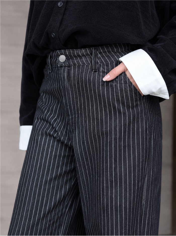Jeans neri a gamba larga a righe sottili