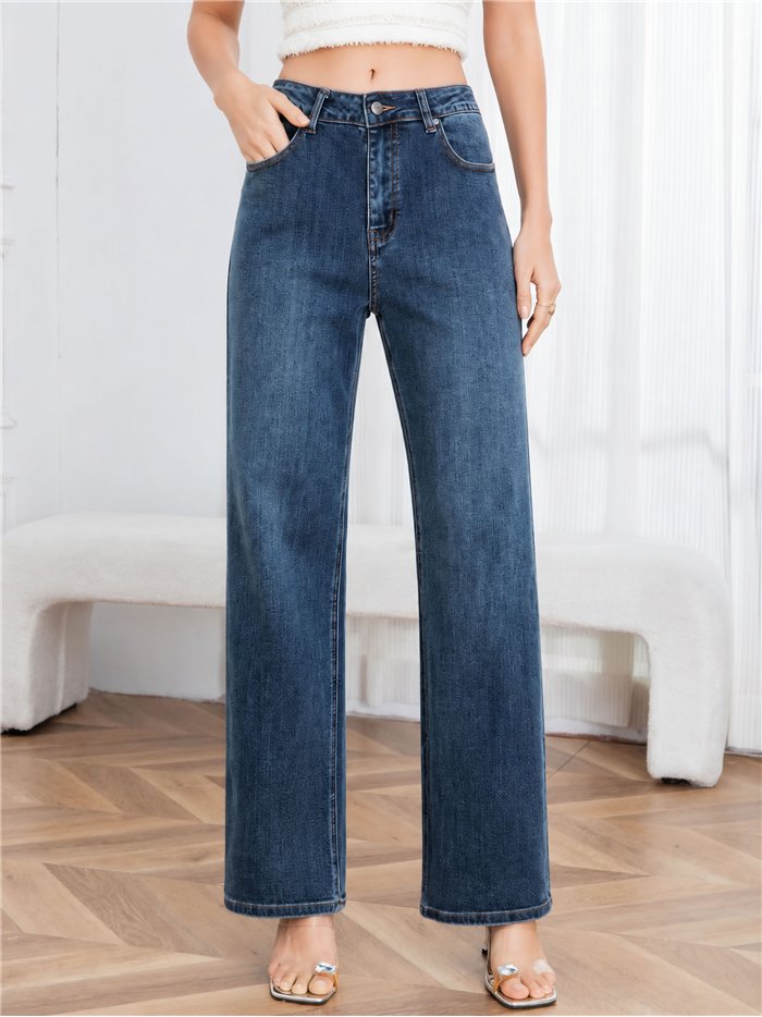 Jeans a vita alta e gamba dritta