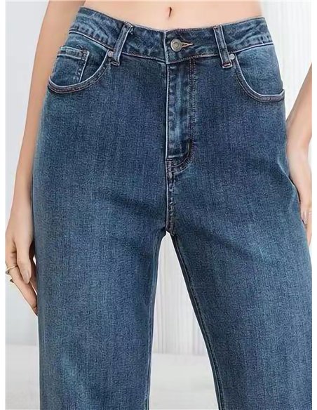 Jeans a vita alta e gamba dritta