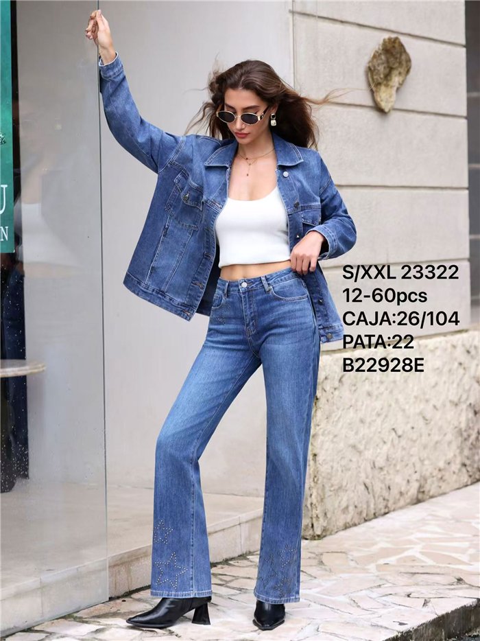 Jeans a gamba dritta con stelle borchiate