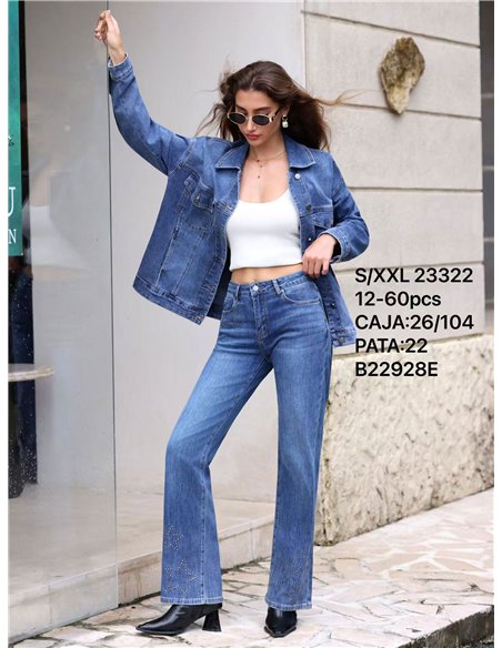 Jeans a gamba dritta con stelle borchiate