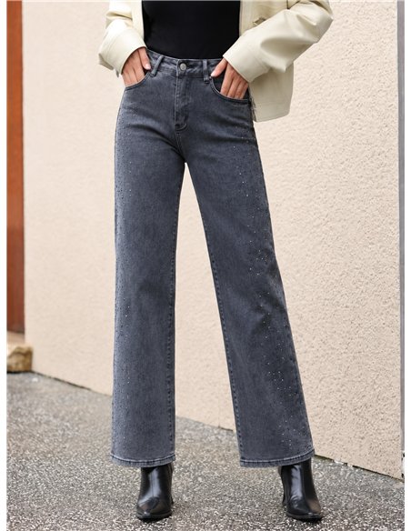 Jeans grigi a gamba dritta con borchie e strass