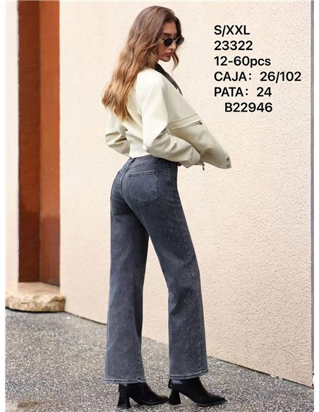 Jeans grigi a gamba dritta con borchie e strass