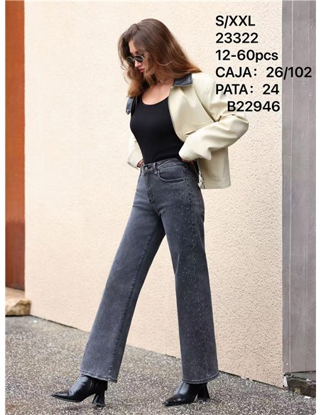 Jeans grigi a gamba dritta con borchie e strass