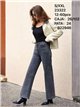 Jeans grigi a gamba dritta con borchie e strass
