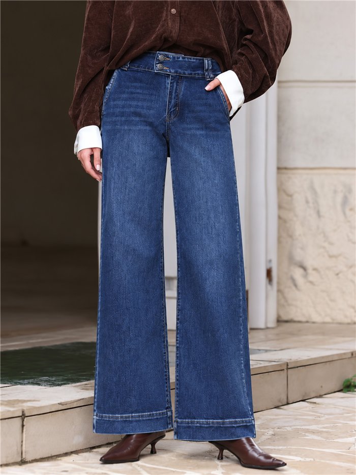 Hochgeschnittene Jeans mit weitem Bein