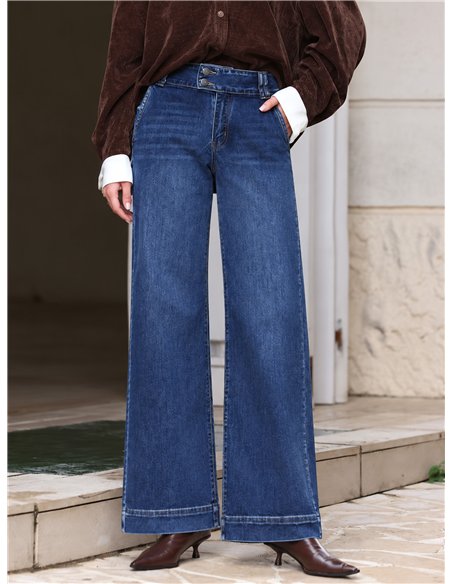 Hochgeschnittene Jeans mit weitem Bein