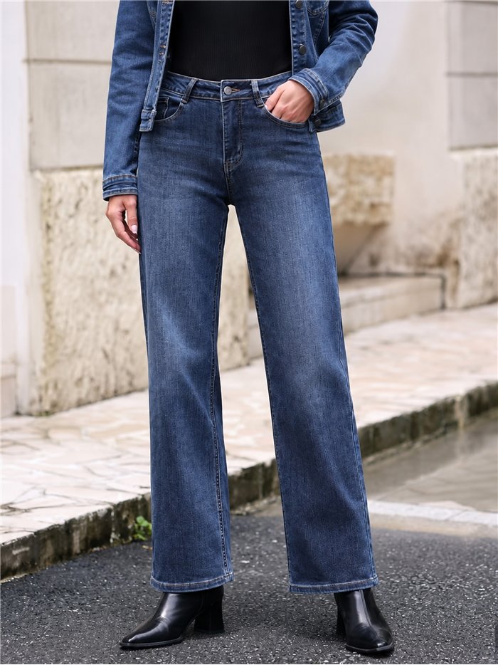 Jeans a vita alta e gamba dritta